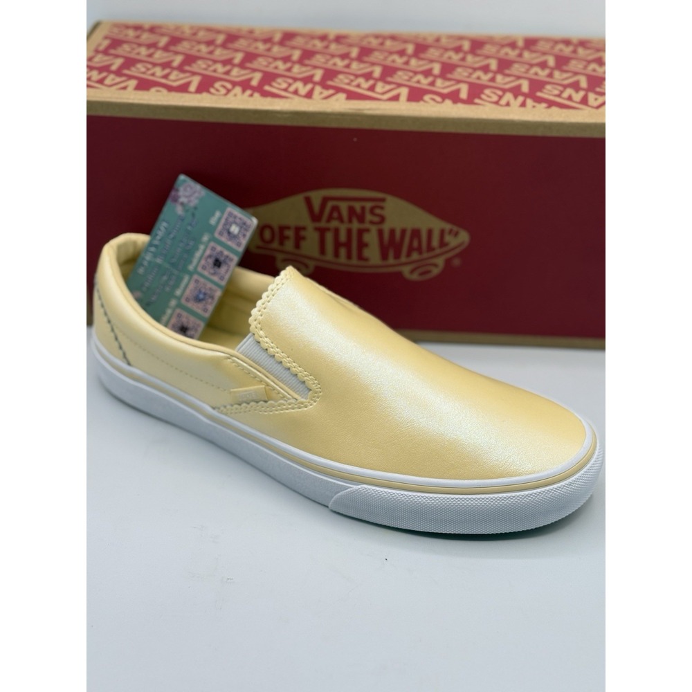 VANS Men's Classic Slip-On Sneakers Yellow Size 10 New With Tags
